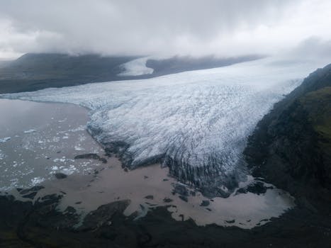 Ultimate Guide to Iceland's Glaciers: Tours, Safety, and Tips